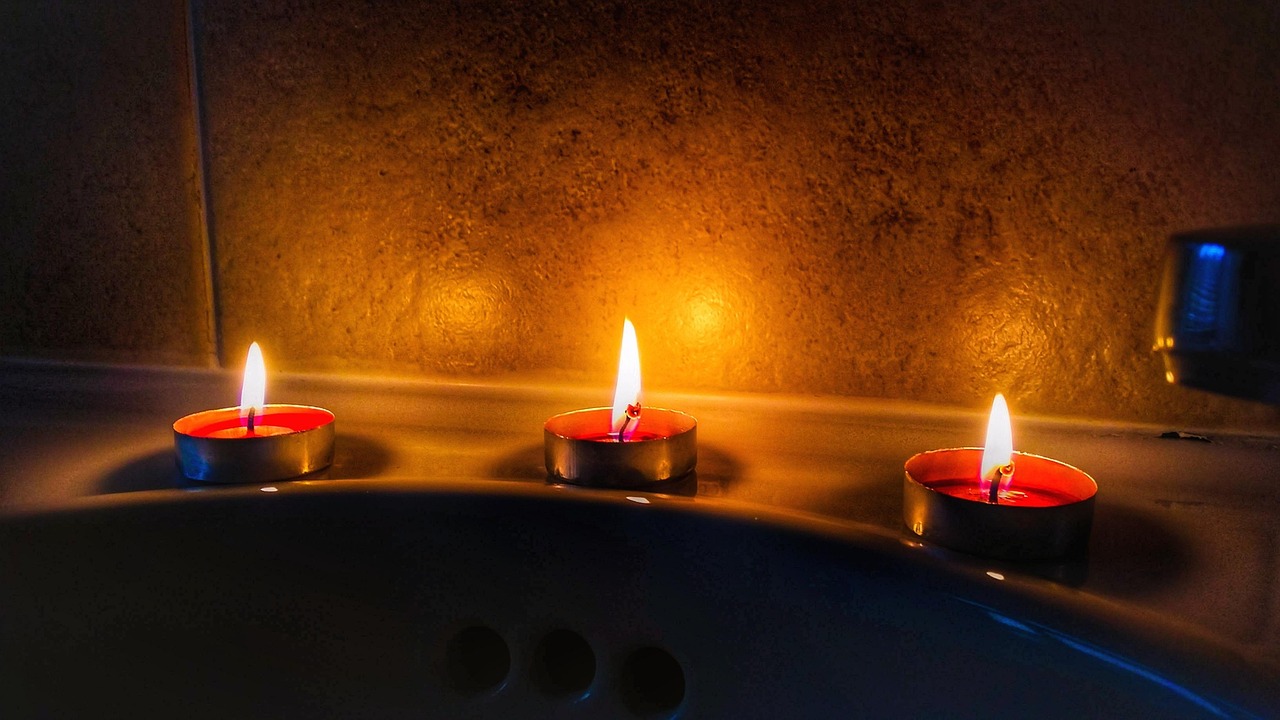blog bougies artisanales allumées sur ambiance chaleureuse