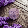 bougie tour de roses lilas